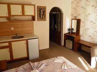 Отель Hotel Kokiche Солнечный Берег Номер-студио-1